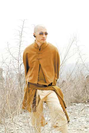 佛门住持做艺人发唱片 长相酷似谢霆锋