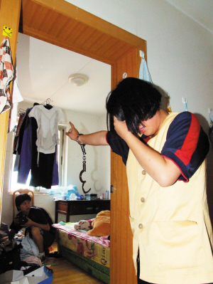 各种憋尿任务男生加体罚-