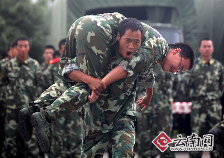 消防员魔鬼训练 打造云南消防铁军