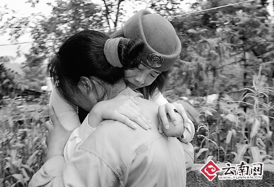 我离英雄还远着呐 请看铁飞燕感人至深的故事