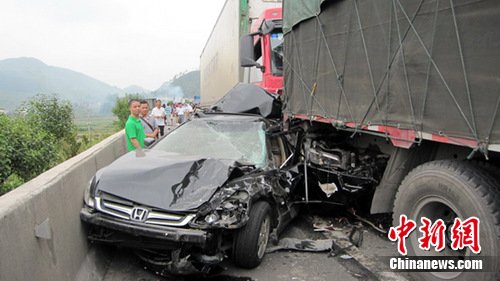 京港澳高速新郑车祸|直击现场:京港澳高速重大