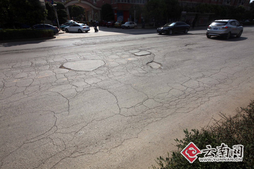 昆明哪些道路'最震车'追踪 BR 金色大道补丁上