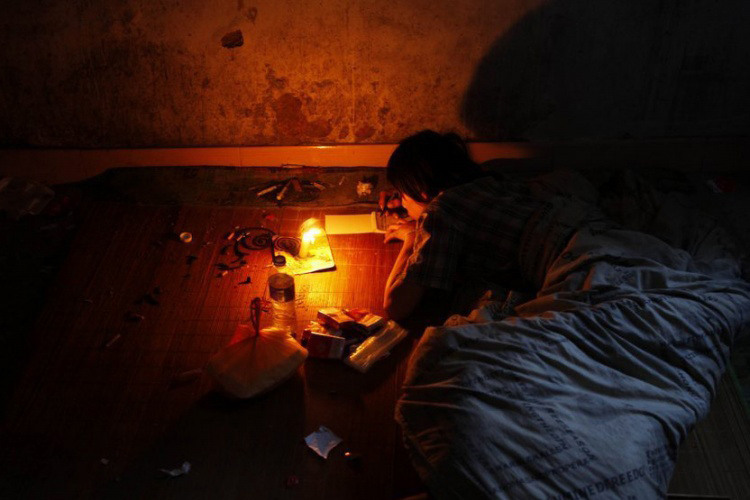 实拍广东吸毒者生命的最后19天