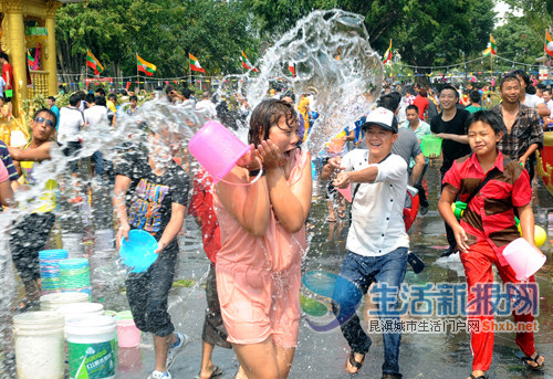 版纳泼水节25人涉嫌猥亵妇女被抓 均为外地人