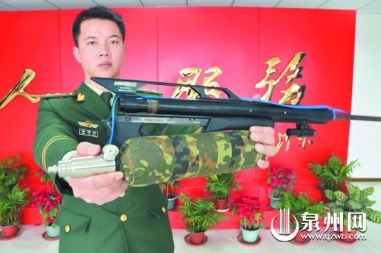 男子组装狙击枪打老鼠涉嫌非法持有枪支受审