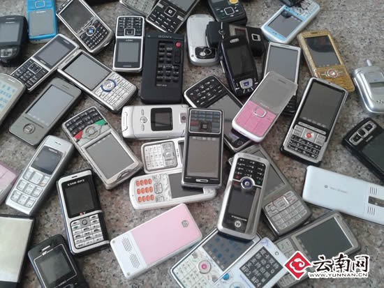 云南沾益严查手机市场 红盾在行动