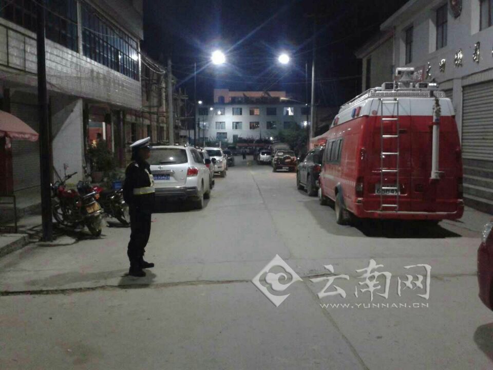 云南昌宁发生5.1级地震 保山交警倾力保畅通