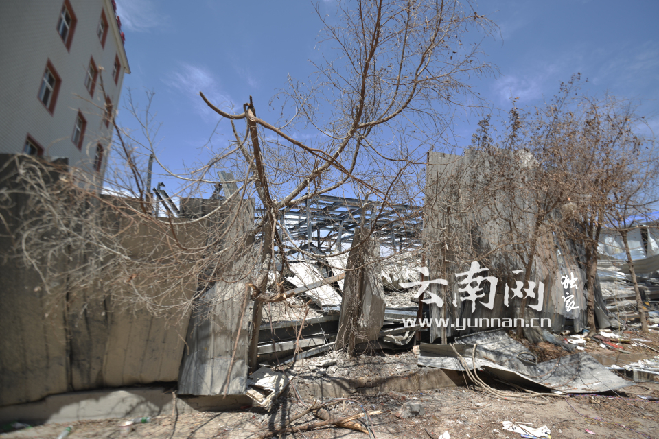昆明一在建工地倒塌事故追踪 废墟外延大部分