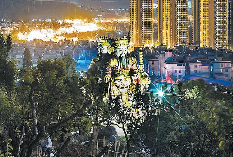 图片故事：记昆明四面财神像的倒掉