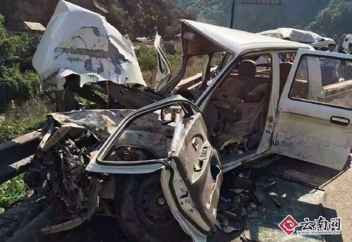 云南楚大高速路多车相撞 事故致2人死亡3人受伤