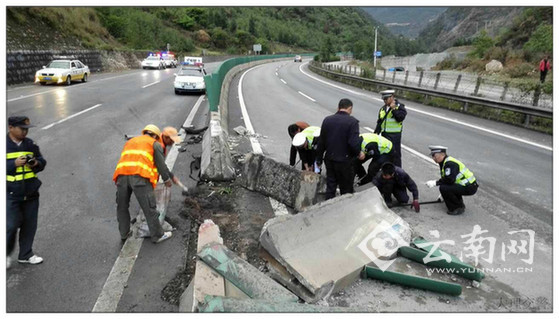  云南楚大交警快速处置事故 力保抗震保通期间道路安全畅通