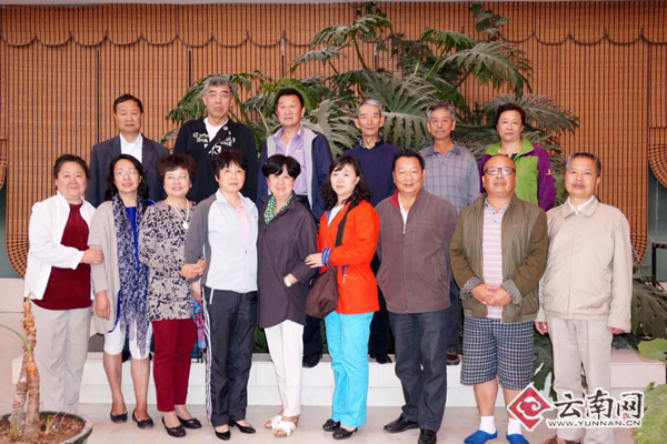  昆明铁路公安处欢送活31名退休民警