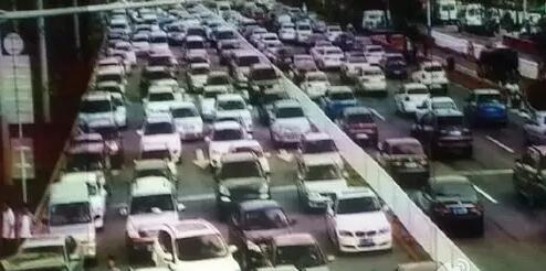  抢车位不如坐公交：昆明30多条公交线路可到达南博会场馆