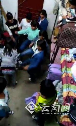  又现校园暴力 云南广南阿科中学10名初一女生围殴女同学