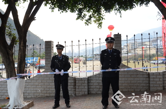  云南泸水经警余江伟因心肌梗塞英年早逝 千名群众送别