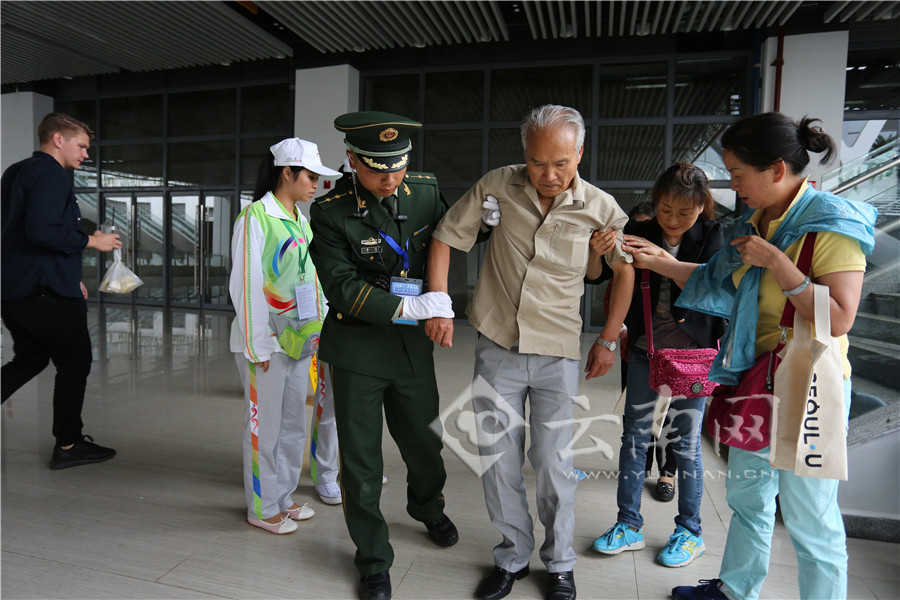 展云岭卫士风采 武警云南总队官兵位南博会保驾护航（图）