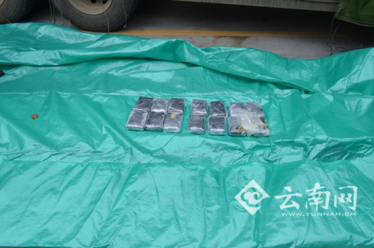  云南瑞丽边检站查获一起货车藏毒案 缴获毒品7891克