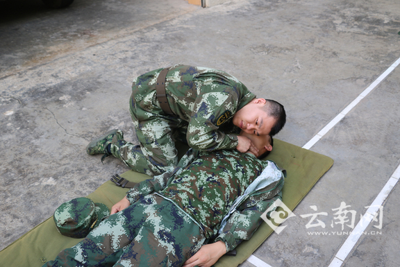  云南天保边检开展战伤自救互救训练