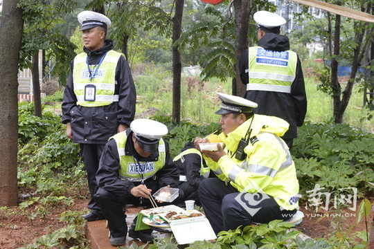  云南警力15万人次投入南博会安保 对45.8万人次安检