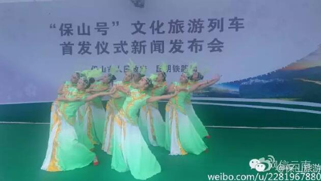  【2016我在云南过暑假】那么多人在云南昆明火车站围观，看什么？