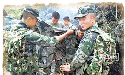  滚落深谷仍手握引信 扫雷战士程俊辉用生命书写辉煌