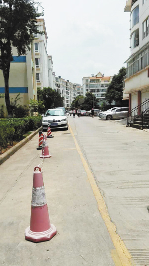  业主告物管要求“先到先停” 支持人数未过半被驳回