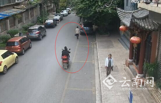  两男子尾随单身女性飞车抢夺 为壮胆相互打赌鼓气