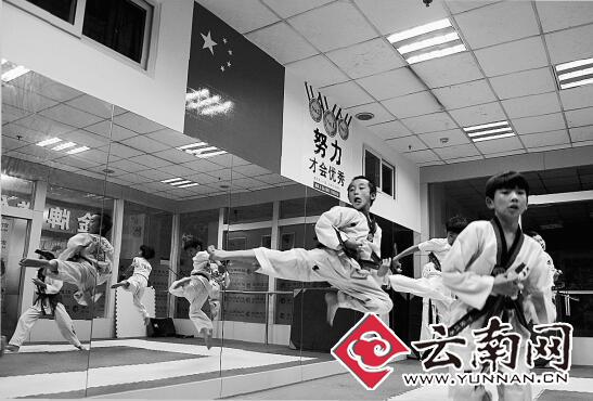  伺候娃娃过暑假两月 昆明很多家庭支出过万元