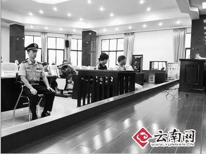  专门碰瓷电动车假摔骗了几千元 两嫌犯涉嫌诈骗29日在昆受审
