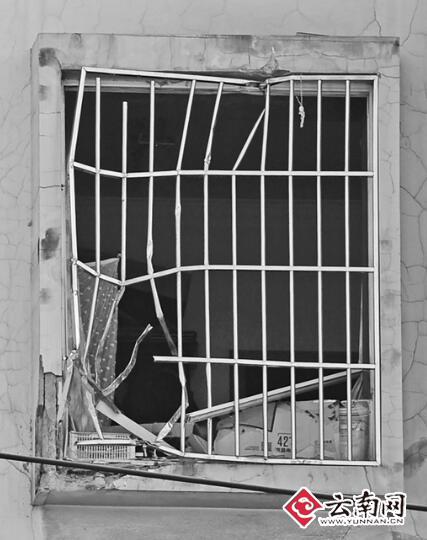 [昆明]住户：工地爆破震碎玻璃窗 施工方：调查后更换维修