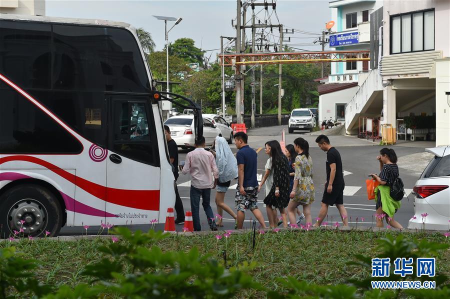 （国际）（2）在泰国受伤的中国游客无生命危险　部分游客将按计划返回国内