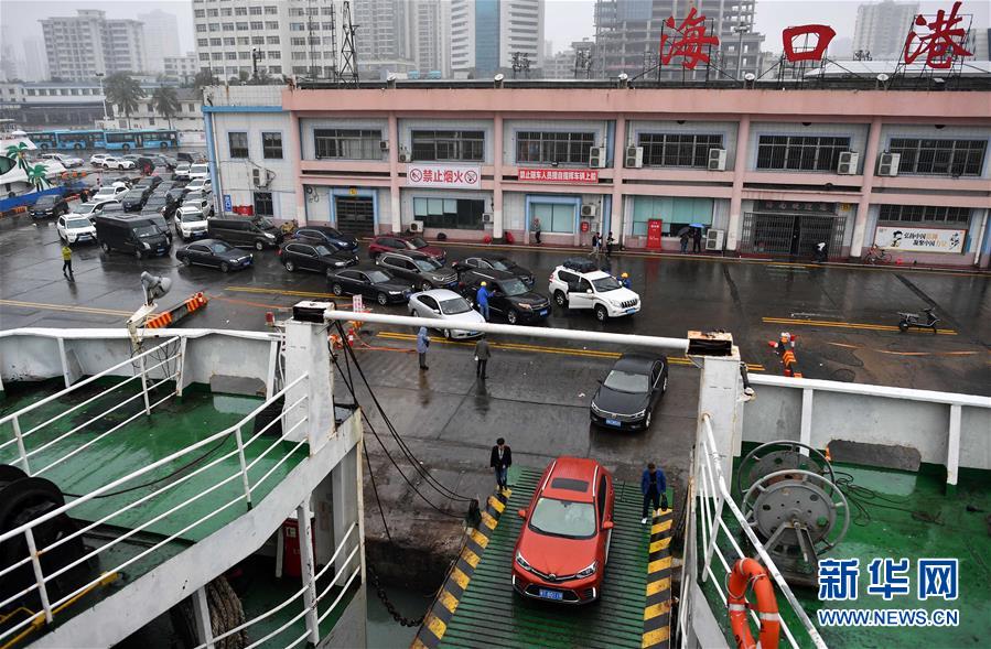 （社会）（5）海口旅客滞留应急第六日：秩序井然
