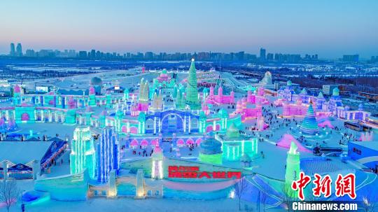 世界最大冰雪主题公园“史上最长”运营期收官