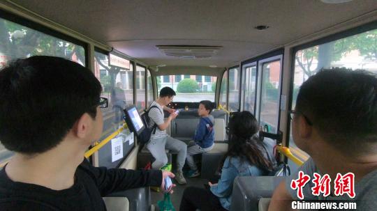 随叫随到上海交大在校园试运营无人驾驶小巴