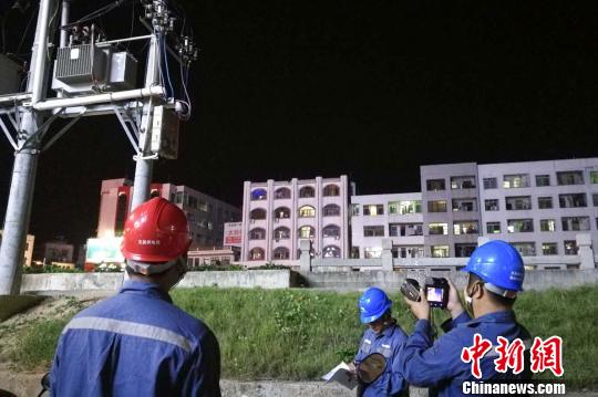 台风“艾云尼”影响减弱琼州海峡复航海口学校复课