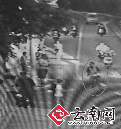  女子清晨手机被抢 城市“天眼”助警方缉凶