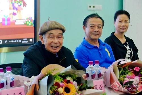 呵护口腔健康 昆明爱心企业为千名教师献上祝