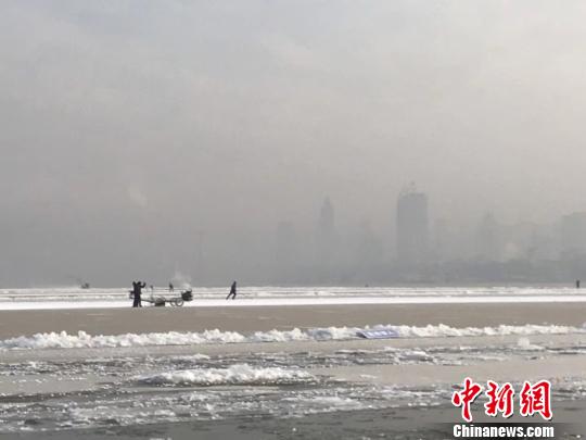 “北国冰城”哈尔滨遭遇今冬供暖以来最严重污染天