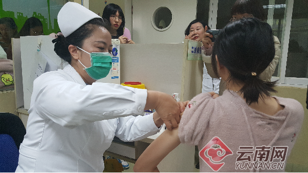 云南首批九价HPV疫苗供不应求 昆明市妇幼保健院现场预约需取号