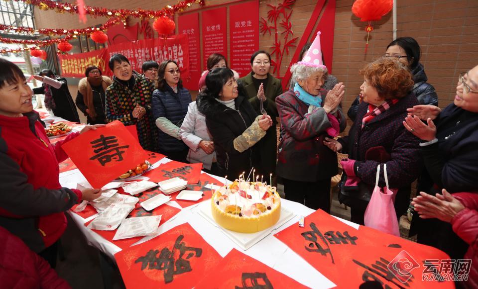昆明市老年人口_昆明市老年人健康状况调查