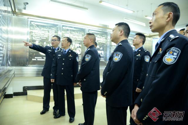 自治州边境管理支队组织机关,基层百余名领导干部到保山监狱开展集中