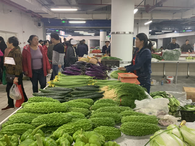 农残检测室 菜价显示屏……昆明南市区开了家“智慧菜市场”