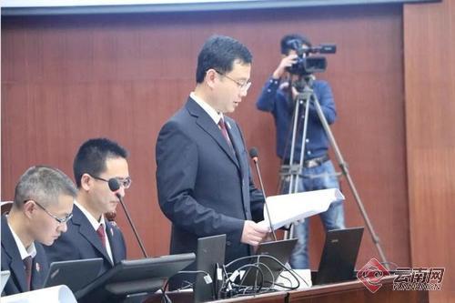 云南弥勒：检察长出庭支持公诉28名被告人涉黑案