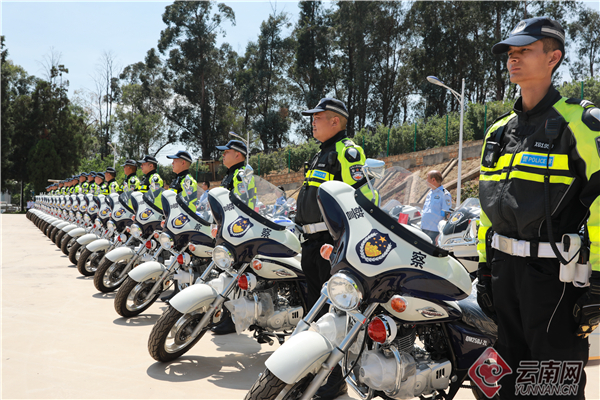 云南省公安厅向全省基层警方配发365辆警用摩托车