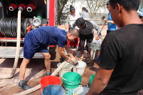 5月云南消防救援队伍参与抗旱活动206次 送水5643吨