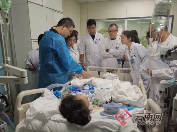 文山广南县遭动车碾压的16岁女孩被截肢 目前已脱离生命危险