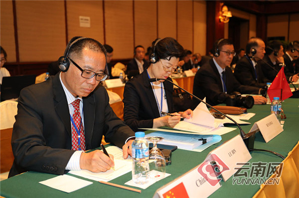 第三届中国与东盟等周边国家警察院校长论坛暨执法能力建设圆桌会在老挝万象举办