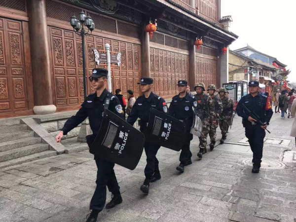 云南警方日均投入警力6.57万余人守护国庆平安