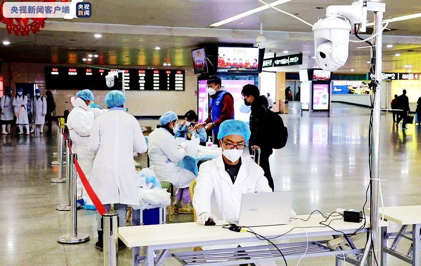 云南昆明铁路29个客运站实现医务人员全进驻