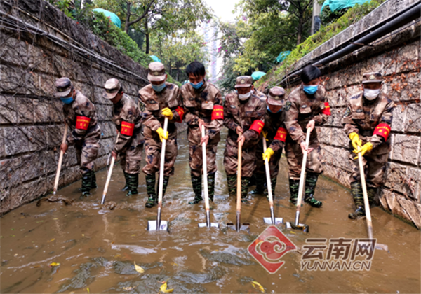 云南宜良：河道清理战“疫”忙